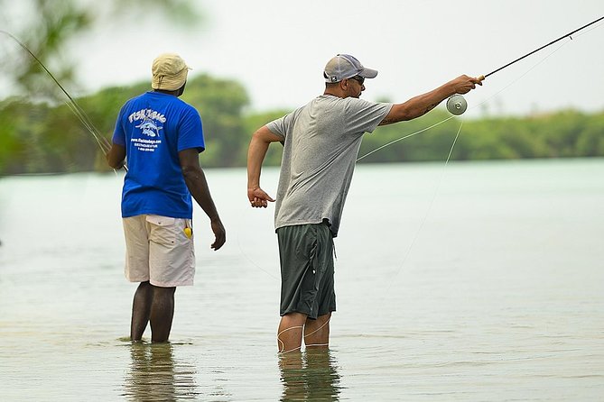 Fly Fishing Tour - Bonefish on the flats, permit by the reef