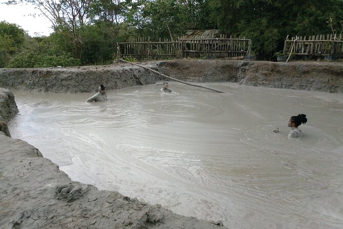 Mud Volcano Adventure - Guides who shape the day